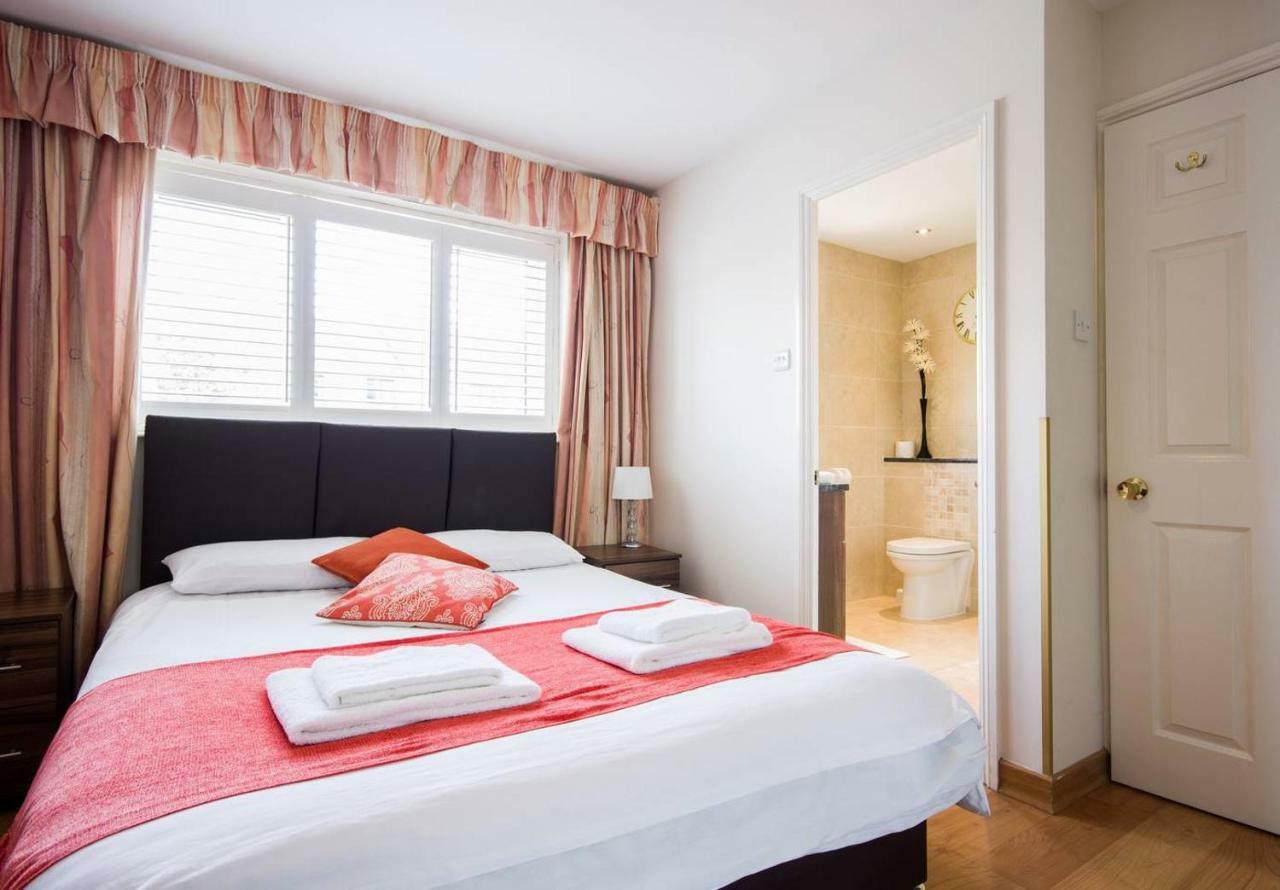 Spacious House, Sleeps 7 People Reading Exterior foto